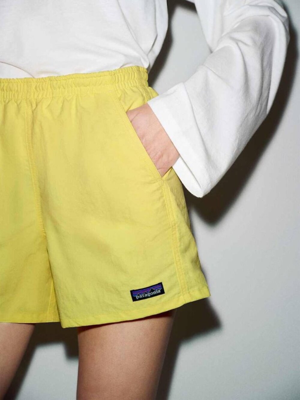 NWT Patagonia Baggies Shorts Women's size XS Pineapple Yellow 5" Pocket Active - Picture 2 of 11